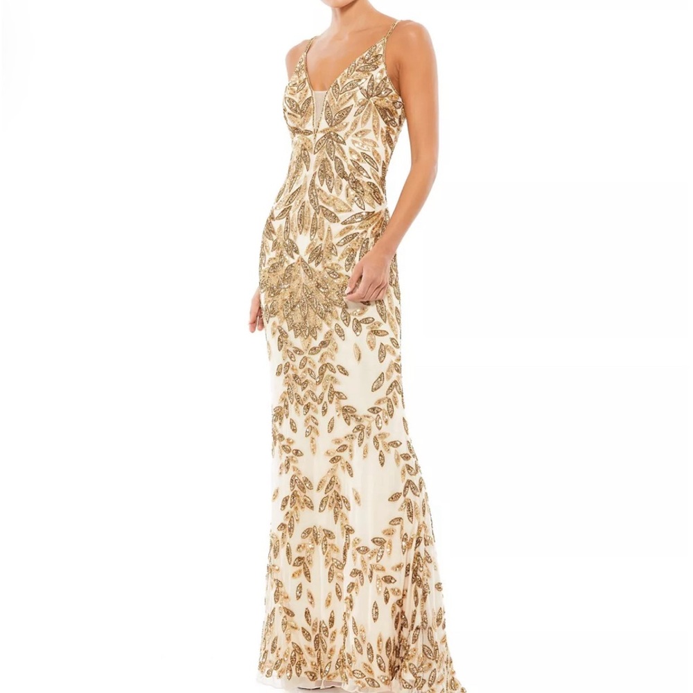 Mac Duggal EMBELLISHED LEAF EVENING GOWN
